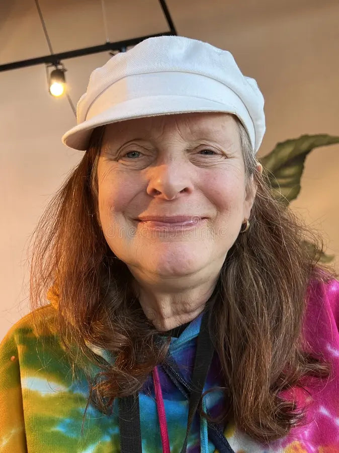 files/portrait-d-une-femme-de-ans-agee-portant-casquette-blanche-262293655_9b84c10c-1a07-4f75-b7fd-446a88b51aa8.jpg
